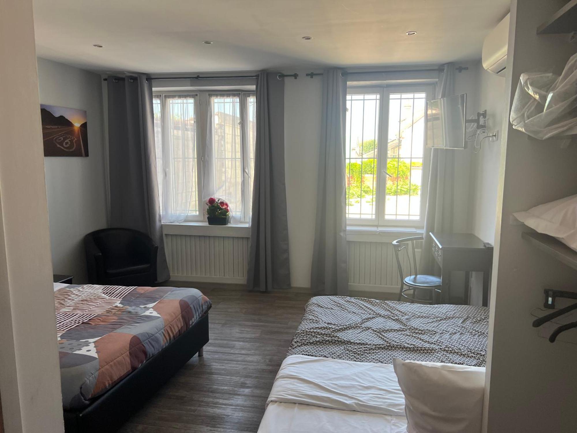 Hotel Des 2 Gares Auxerre Buitenkant foto